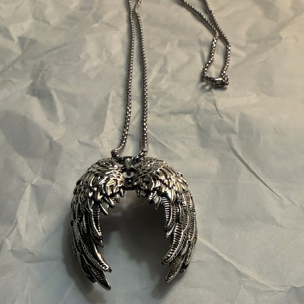 Silver Angel Wing Pendant Necklace  Large 22 1/2 inch chain new